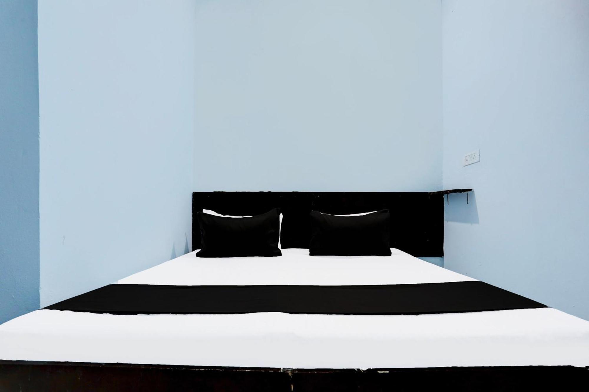 Spot On New Diamond Guest House Rudrapur Exterior foto